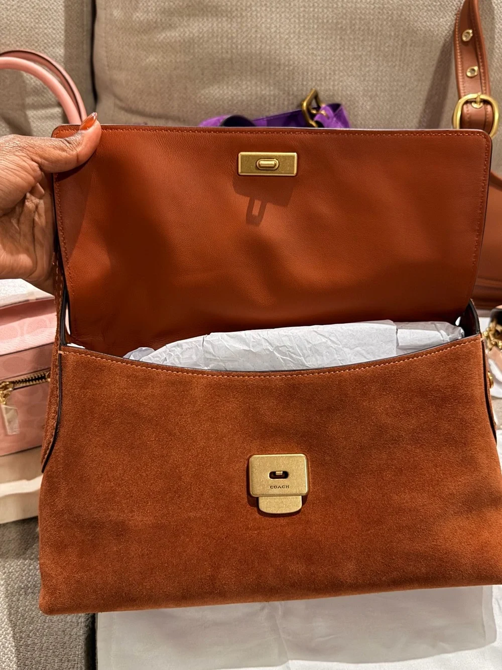 EUC Coach Chelsea 30 in Clay Suede